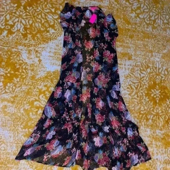 Betsey Johnson Other - Betsey Johnson, semi sheer flowing polkadot floral cover up one size NWT